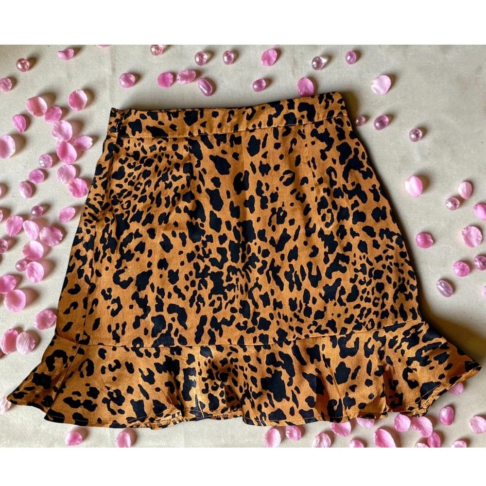Forever 21 - Leopard Print Ruffle Hem Mini Skirt - Women's Size Small